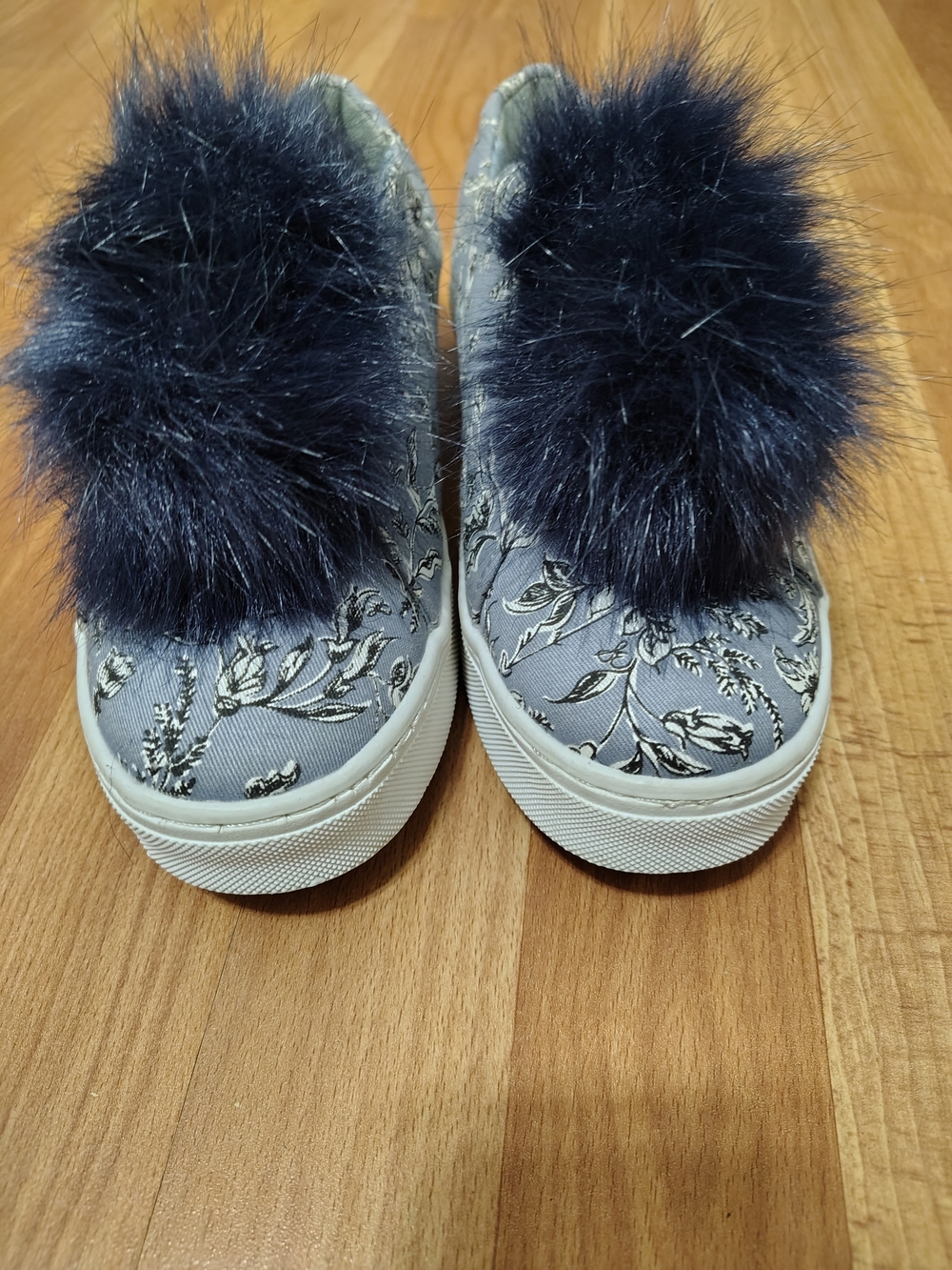 Sam Edelman Leya Floral Slip-On Sneakers with Navy Pom Poms Wome a Size 7